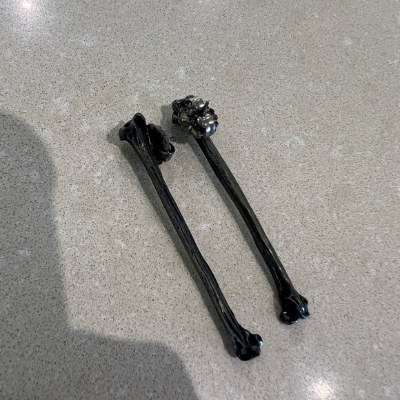 Black Bird Skull Necklace and Bone Earrings Set - Picture 8 of 11